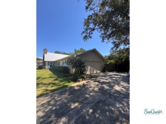 Photo - Beautifully updated 3 bedroom, pool home z...