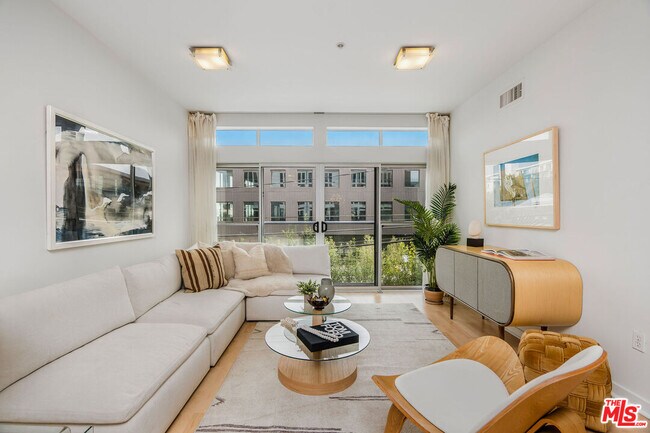 Building Photo - 4215 Glencoe Ave Unit 310 Rental