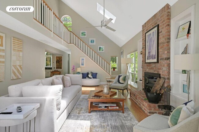 Photo - 15 E Gate Rd