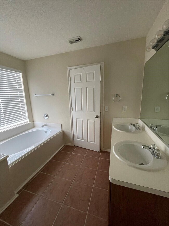 Photo - 10506 Sugar Trace Dr