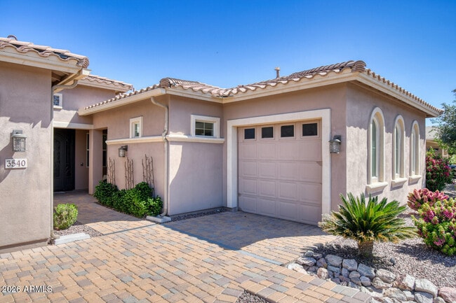 3540 E Desert Broom Dr