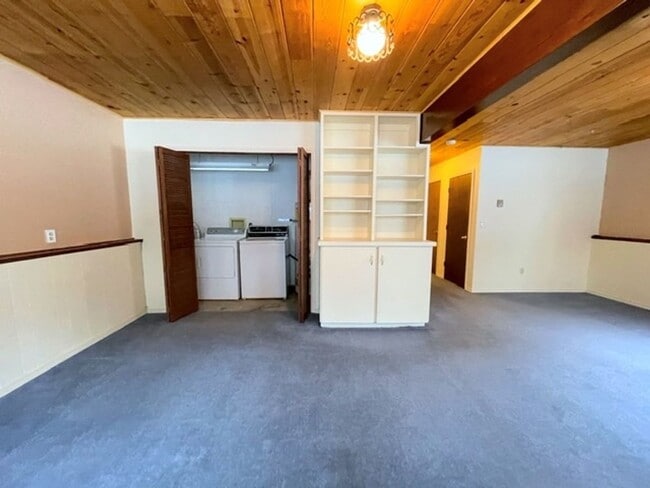 Photo - 2405 Glenkerry Dr
