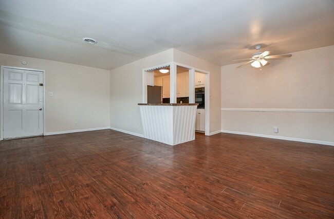 Building Photo - 4725 1/2 Merwin St Unit False