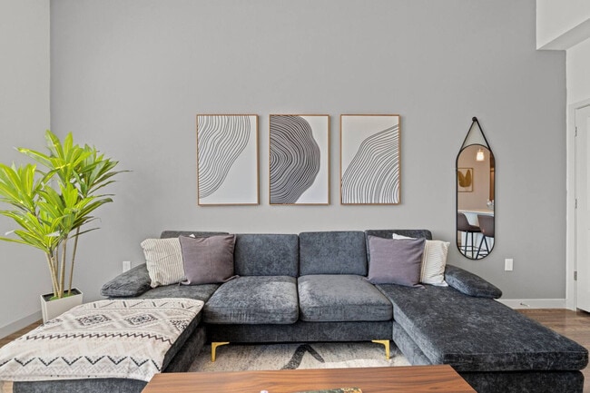 Photo - 711 W Broadway Rd Unidad ID1366982P