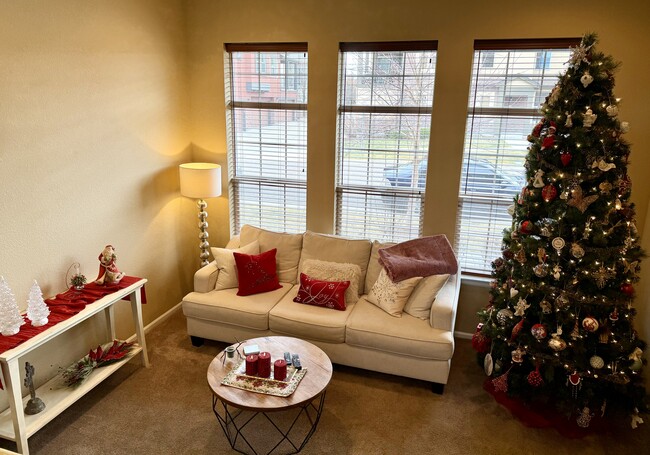 Heigh ceilings in living room - 835 Brookhurst Ave Unit #B