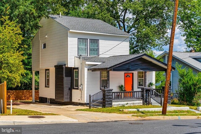 Building Photo - 2800 Upshur St