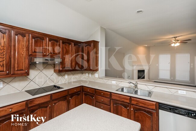 Photo - 3260 Serpis