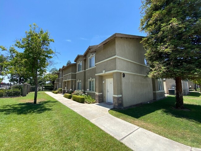 Building Photo - 600 Hosking Ave Unit B