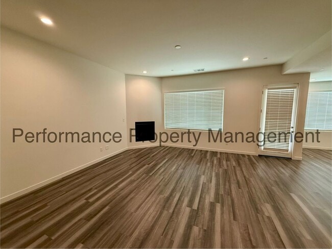 Photo - Stunning 4 Bed/3 Bath Belcourt Seven Oaks Home w/ $0 Deposit Option & More