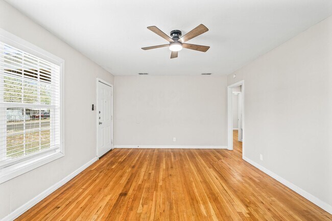 Photo - Wonderful 2/1 in Central Lubbock!