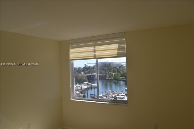 Photo - 1720 NW N River Dr Unidad 602