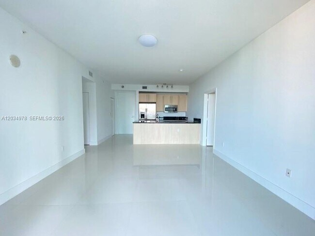 Photo - 79 SW 12th St Unidad 2303-S