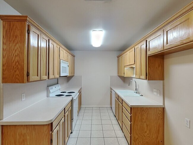 Photo - 950 Austin Ct