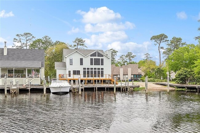 Photo - 101 Marina Dr