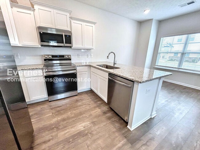 Photo - 211 Ansley Wy