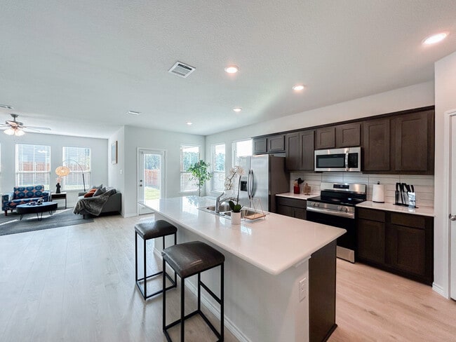 412-414 Mockingbird Ln