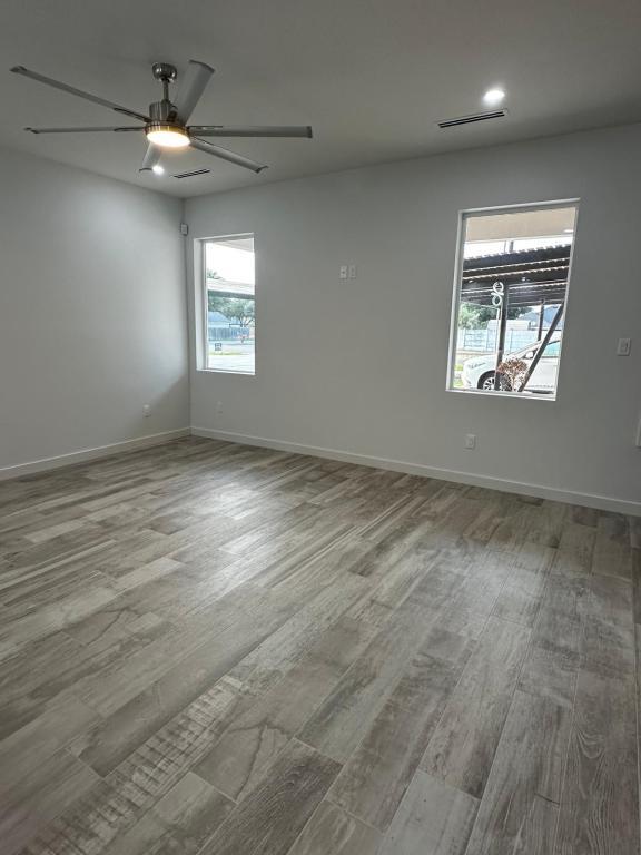 Photo - 310 E Rogers Rd