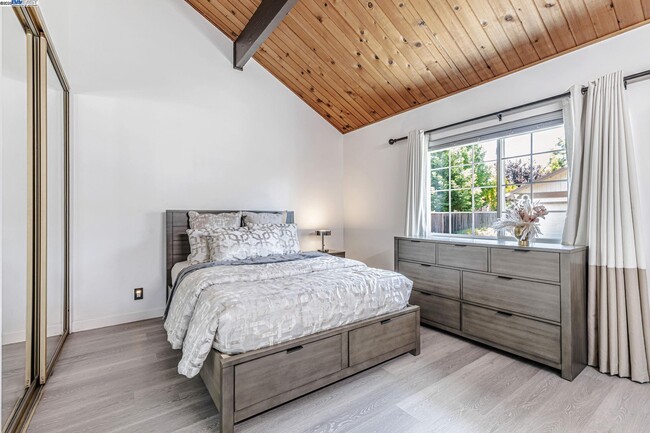 Photo - 1835 Cam Estrada