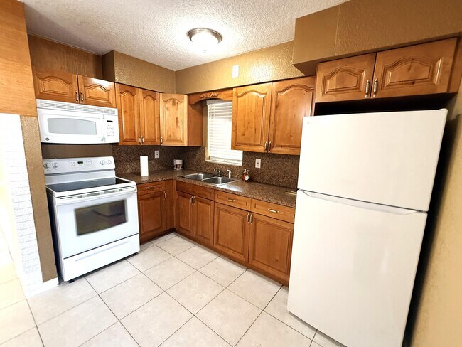 Photo - 551 SE 15th St Unit W