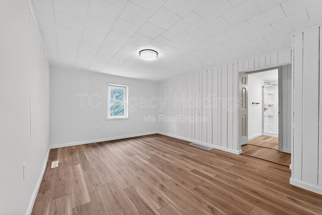Photo - 192 Fairmor Dr