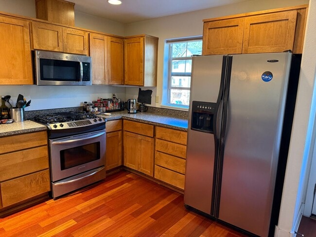Photo - Beautiful 2 Bed/2.5 Bath Townhome on Bend's Westside - Shevlin Park Road