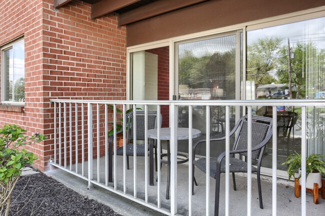 Twin Lakes Phase I & II - Twin Lakes Apartments