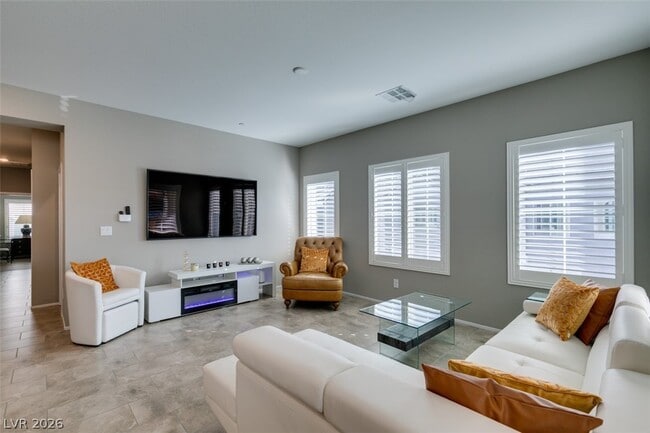 Photo - 545 Teovani St