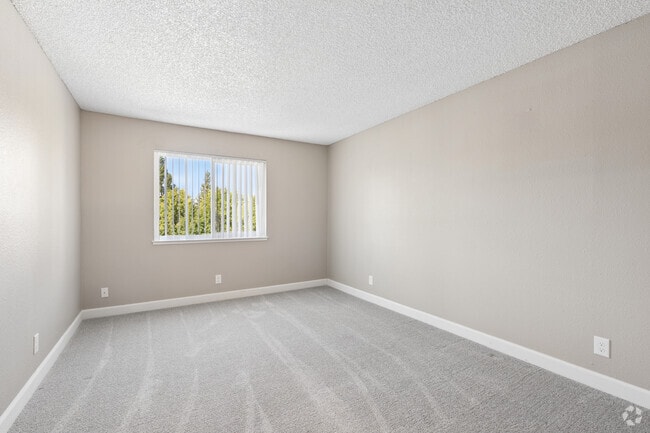 2BR, 1BA - 980SF - Primary Bedroom - Parkview Apartments
