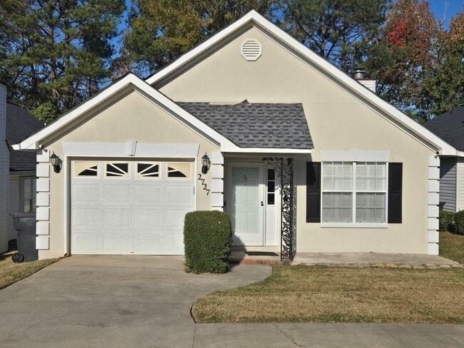 Building Photo - Impeccable Home in Gorgeous Neighborhood