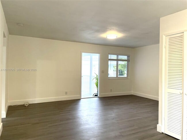 Photo - 601 S 19th Ave Unidad 7