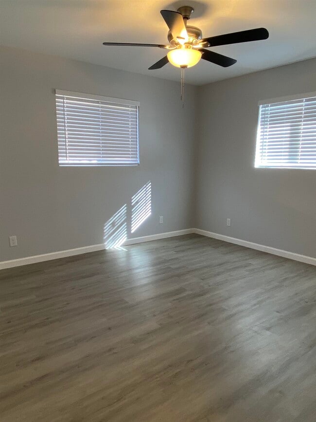 Photo - 104 Catherine St