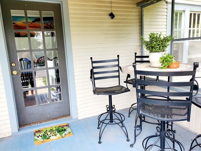 Photo - 1200 W Myrtle St Unit A&B