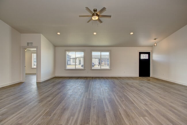 Photo - 1342 S Justice Ave