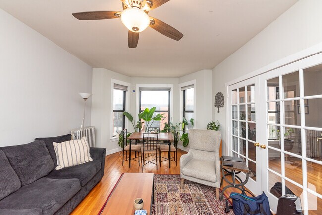 2959 N Halsted St Unit 3
