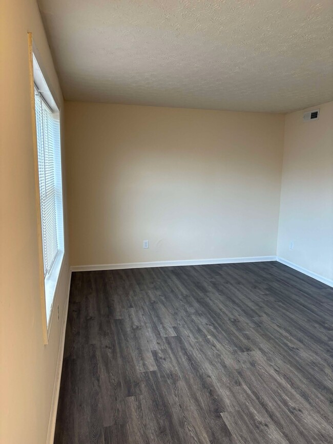 Photo - 1301 Kenilwood Way