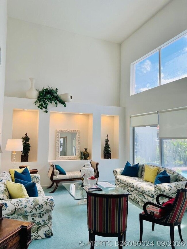 17275 Ventana Dr