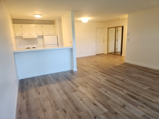 Photo - 259 Eden Roc Dr