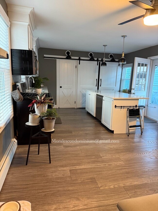 Building Photo - 65 2nd St