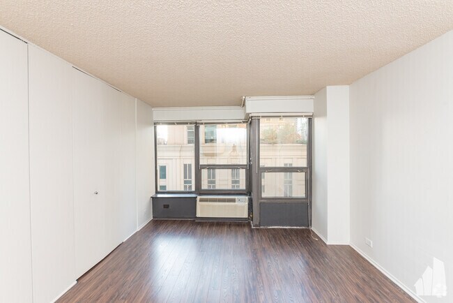 Building Photo - 30 E Huron St Unit # 904 Rental