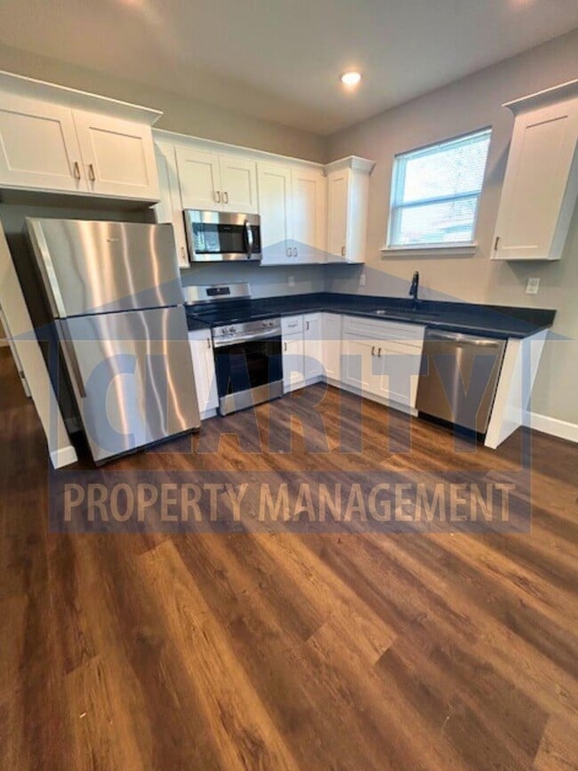 Photo - 2030 Blythe Ave SE