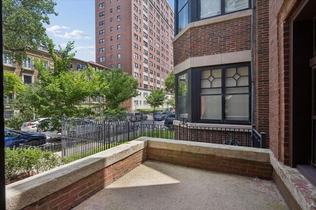 Photo - 717 W Junior Terrace Unit 1