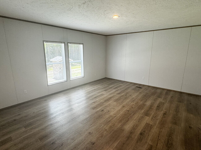 Photo - 97 Bridgeside Rd