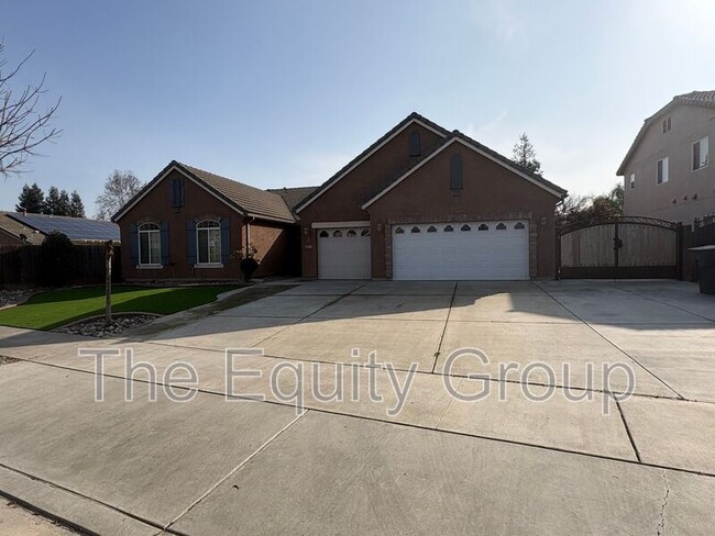 Building Photo - 4911 W Elkhorn Ave