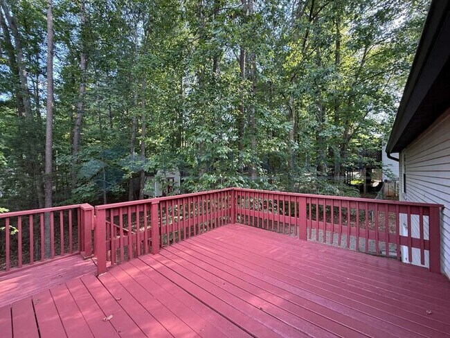 Photo - Cozy 4-Bed / 2-Bath Home with Main-Level Bedrooms, Large Backyard & Corner Lot , Near Shelley Lake
