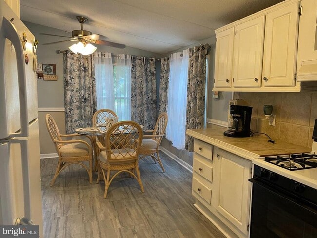 25940 Starboard Dr
