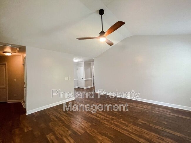 Photo - 1621 Kershaw Loop