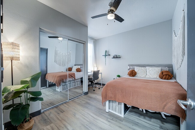 Gateway at Tempe - Lease by the bed