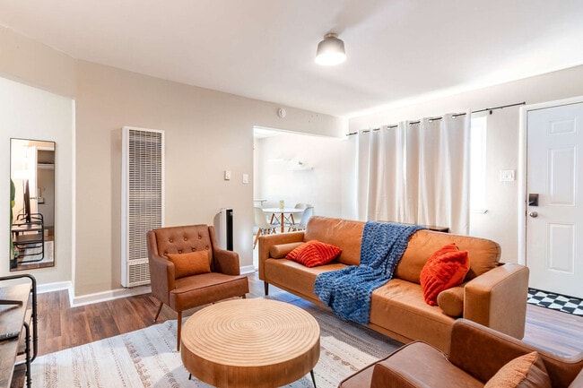 Building Photo - 2312 Bonar St