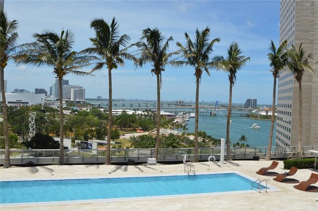 Photo - 325 S Biscayne Blvd