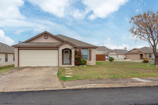 Beautiful 3 bedroom 2 bath home on Big Cor... - Beautiful 3 bedroom 2 bath home on Big Cor...